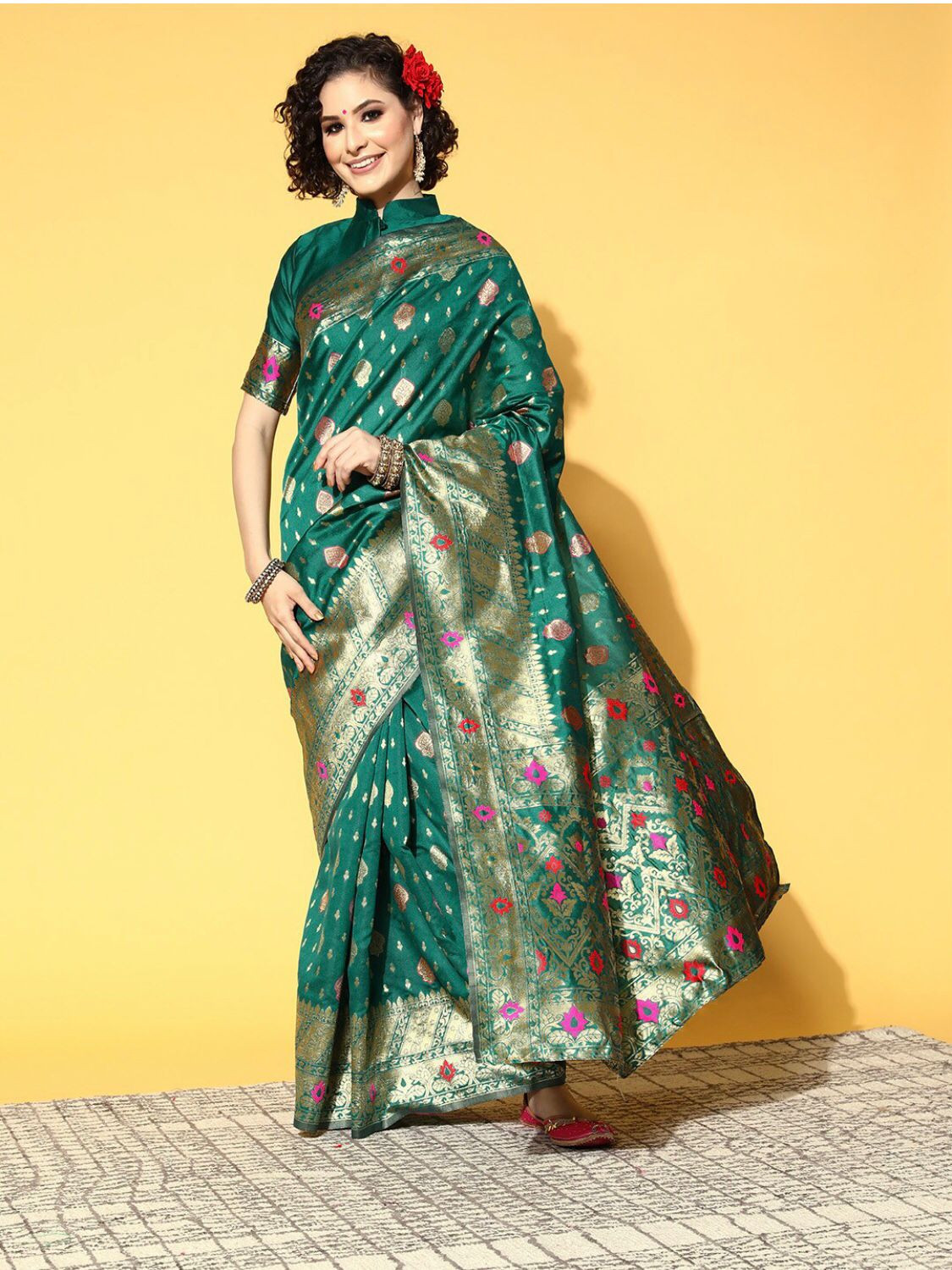 Ethnic Motifs Saree With Woven Design Border