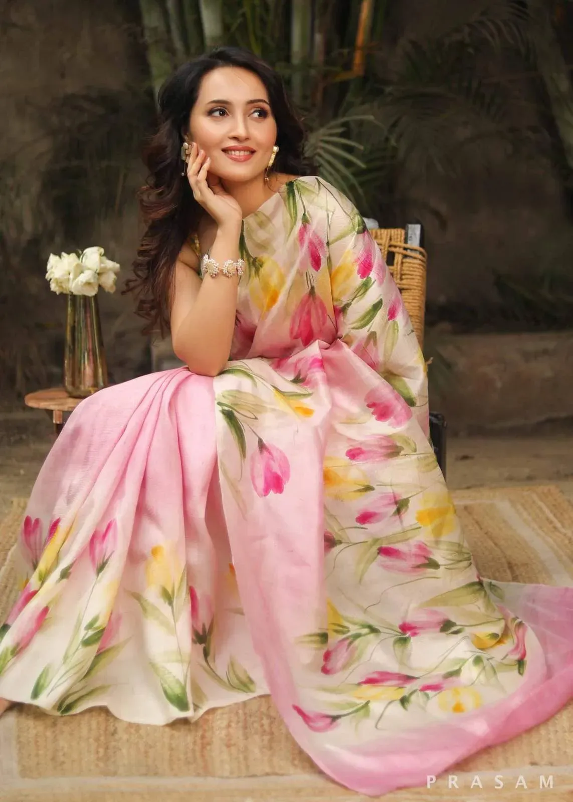Soft Glossy Silk Digital Print Saree With Unstitched Blouse Piece | P00121