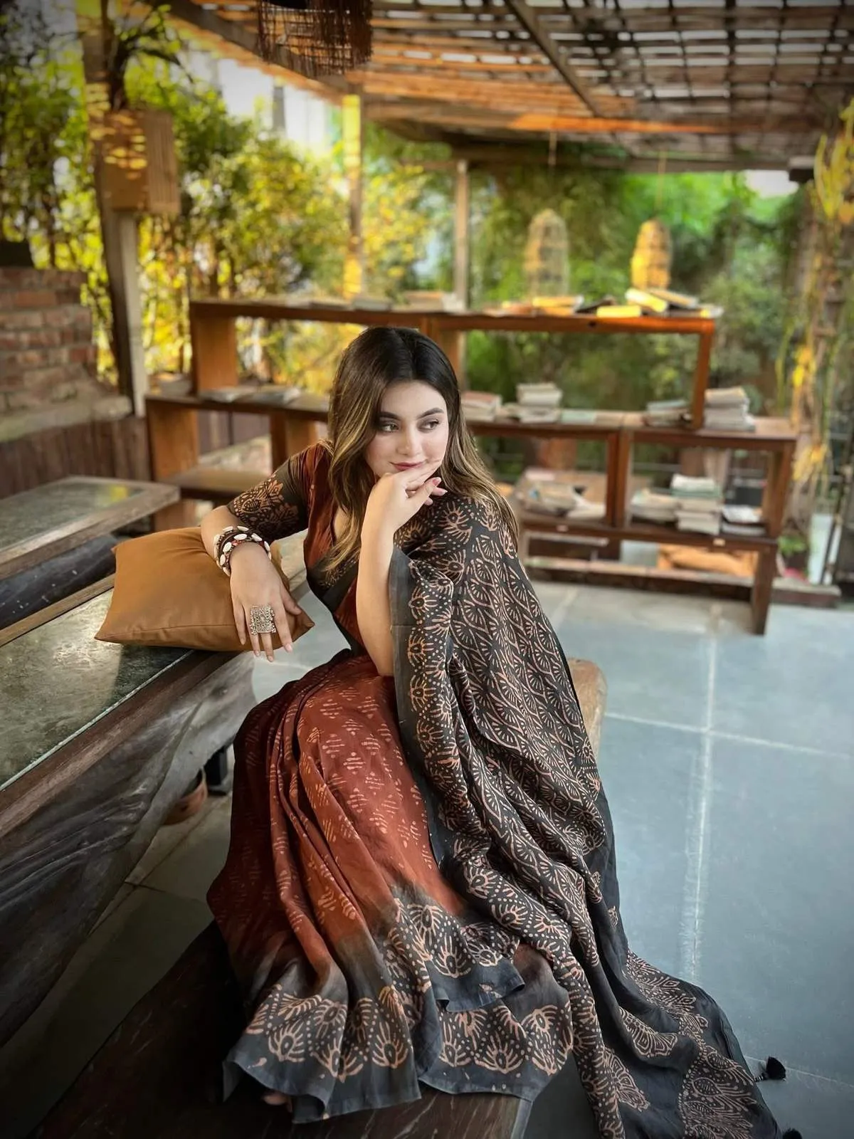 New Batik Design Printed Saree With Blouse Piece | P00135