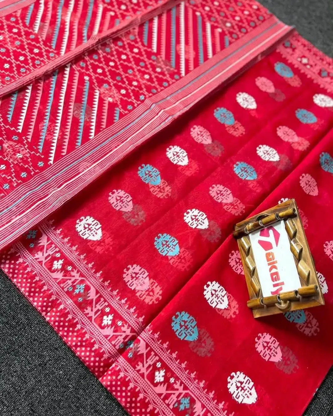 Half Silk Screen Print Saree With Blouse Piece | P00167